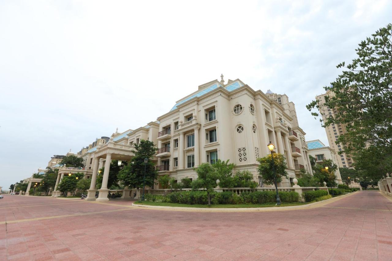 Oyo 6954 The Lawns Oragadam Hotel Екстериор снимка