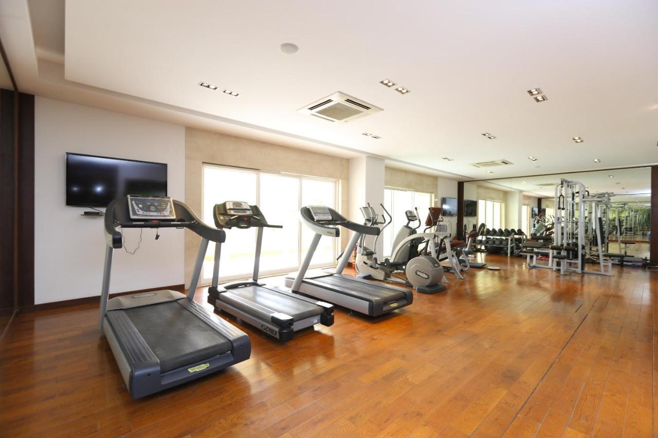 Oyo 6954 The Lawns Oragadam Hotel Екстериор снимка